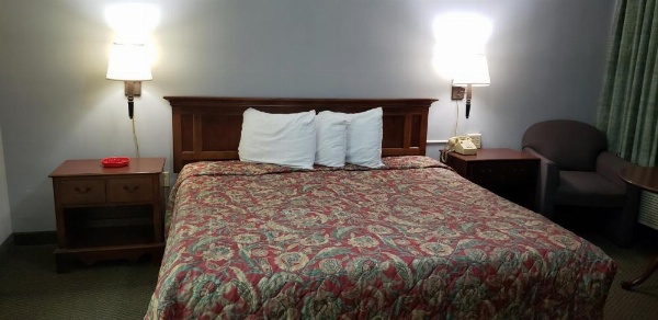 Swiss Village Inn image 12