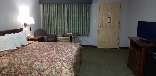 Swiss Village Inn image 13